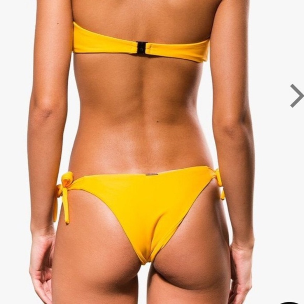 Blackbough Bikini Bottoms in Mango